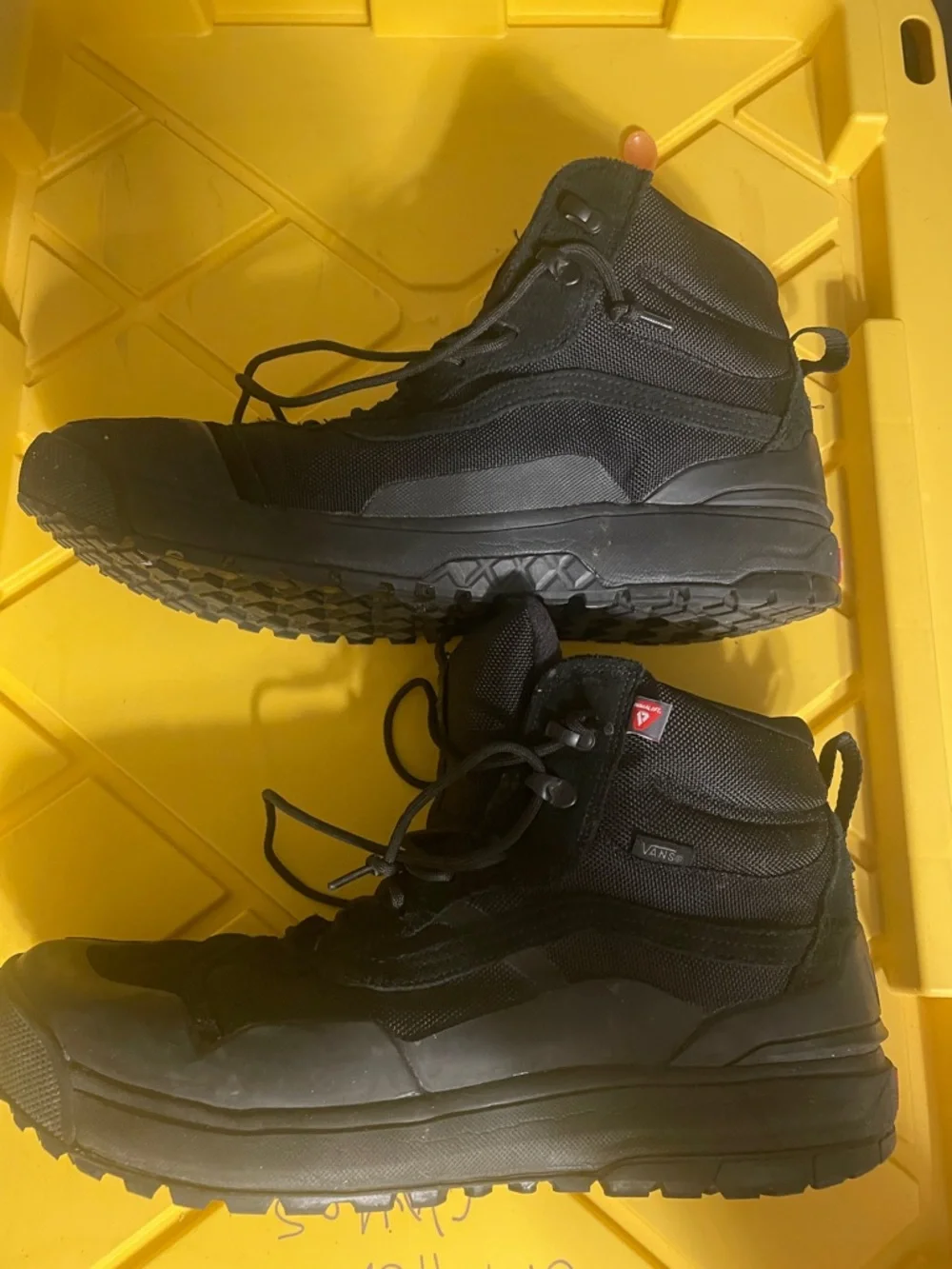 Vans UltraRange High-Top Boots in Black